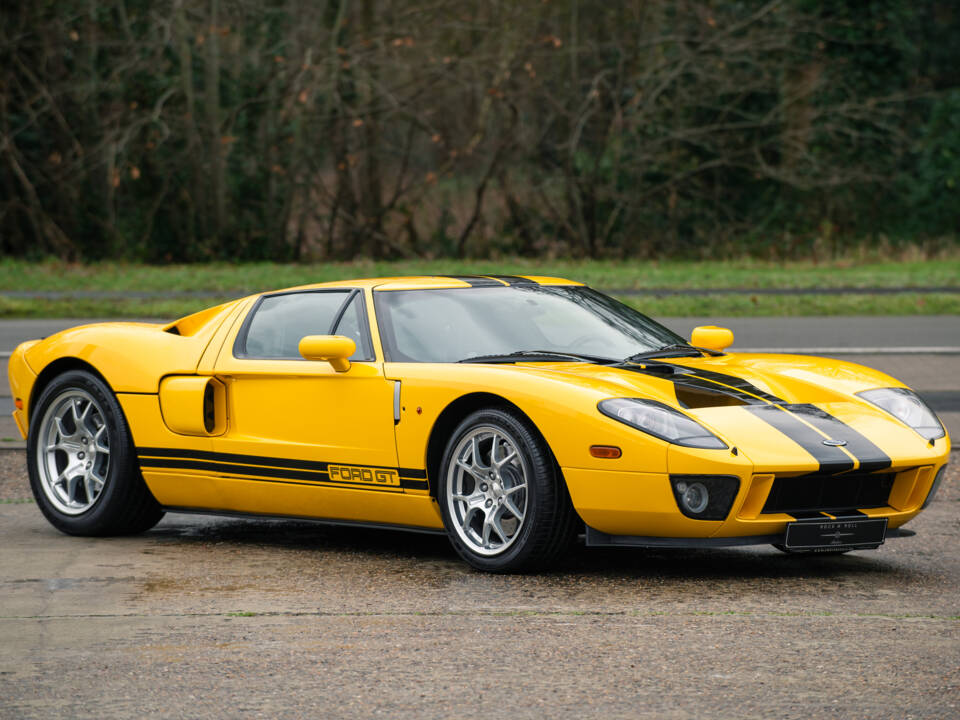 Image 2/30 of Ford GT (2005)