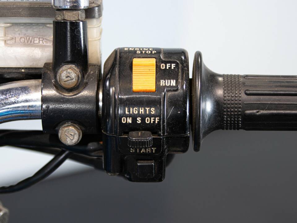 Bild 34/50 von Suzuki DUMMY (1981)