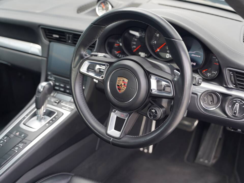 Image 21/50 of Porsche 911 Carrera (2016)