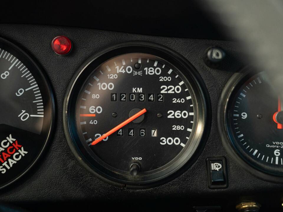 Bild 44/50 von Porsche 911 Carrera 3.2 (1989)