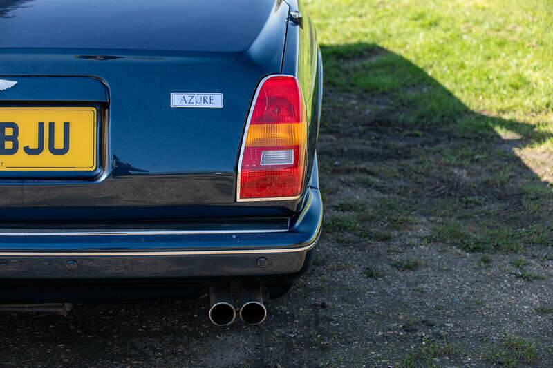 Image 39/50 of Bentley Azure Mulliner (1996)