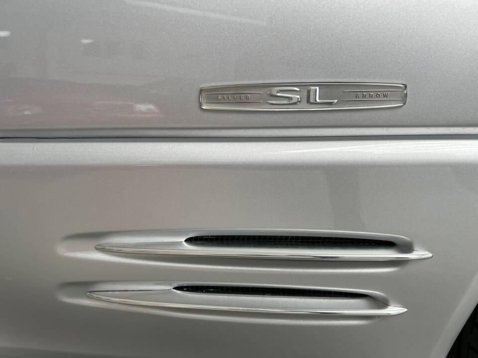 Image 19/50 of Mercedes-Benz SL 500 &quot;Silver Arrow&quot; (2001)