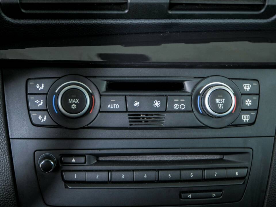 Image 37/50 of BMW 125i (2008)