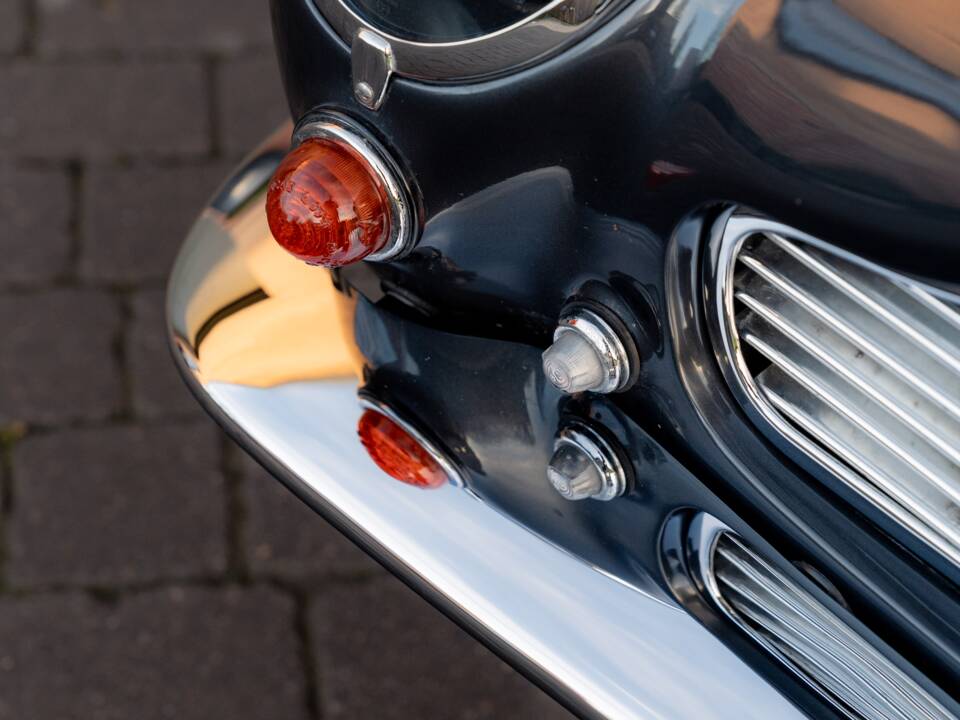 Image 29/79 of Aston Martin DB 6 (1968)