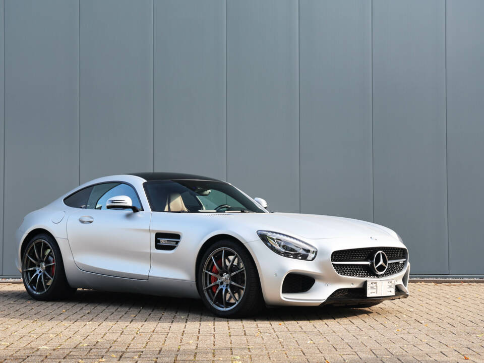 Image 16/56 of Mercedes-AMG GT-S (2017)