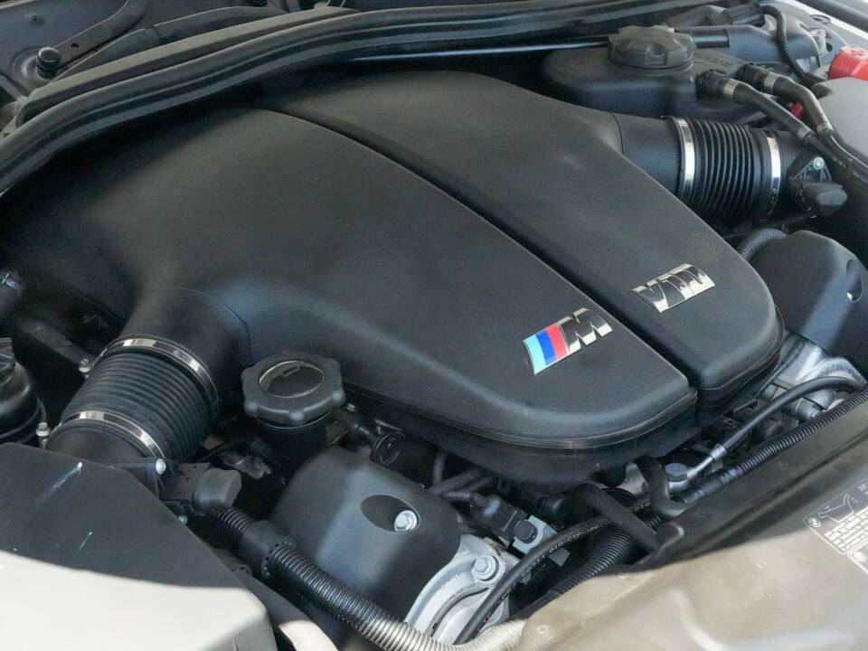 Bild 27/46 von BMW M5 (2005)