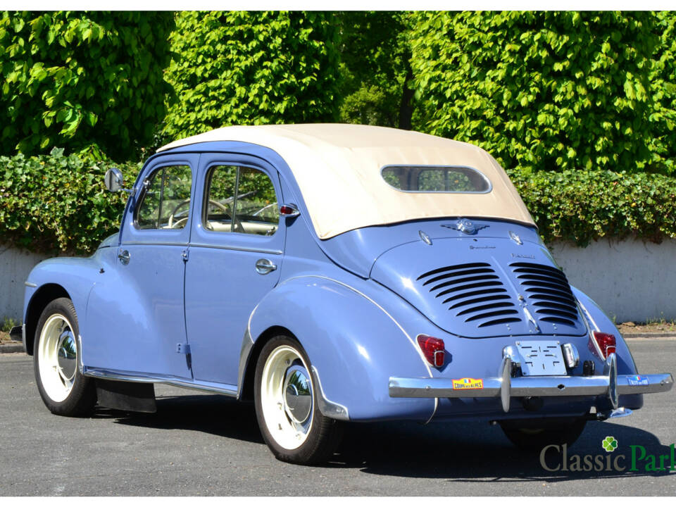 Image 10/50 of Renault 4 CV Décapotable (1954)