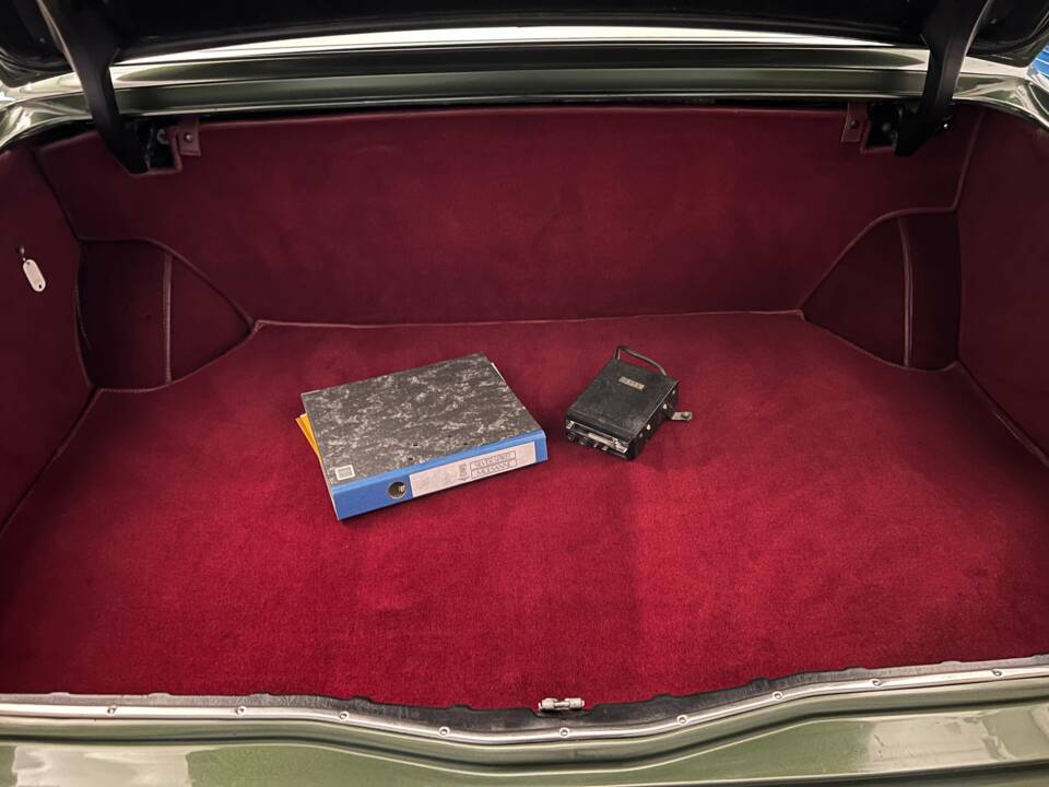 Image 15/18 of Rolls-Royce Silver Spirit (1982)