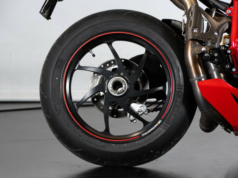 Immagine 13/50 di Ducati DUMMY (2011)
