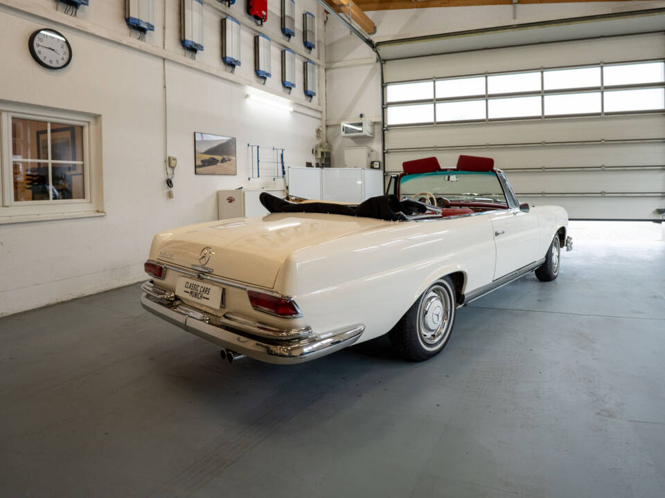 Image 7/37 of Mercedes-Benz 250 SE (1966)