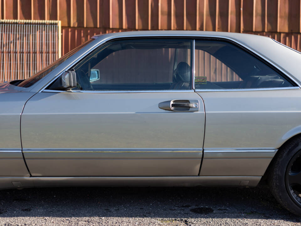 Image 33/95 of Mercedes-Benz 560 SEC (1985)