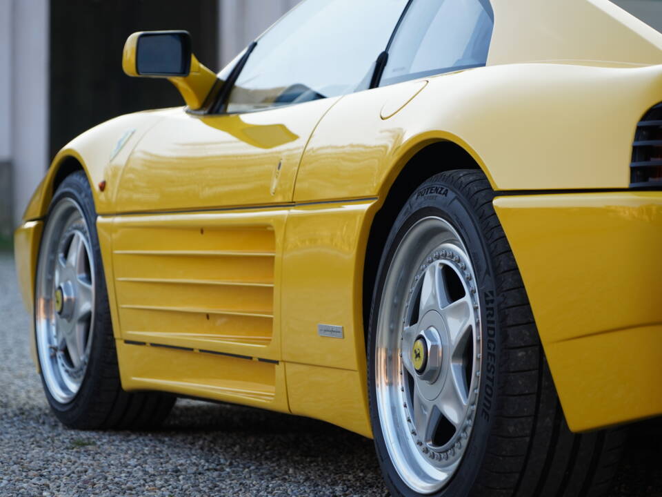 Bild 27/82 von Ferrari 348 TS (1990)