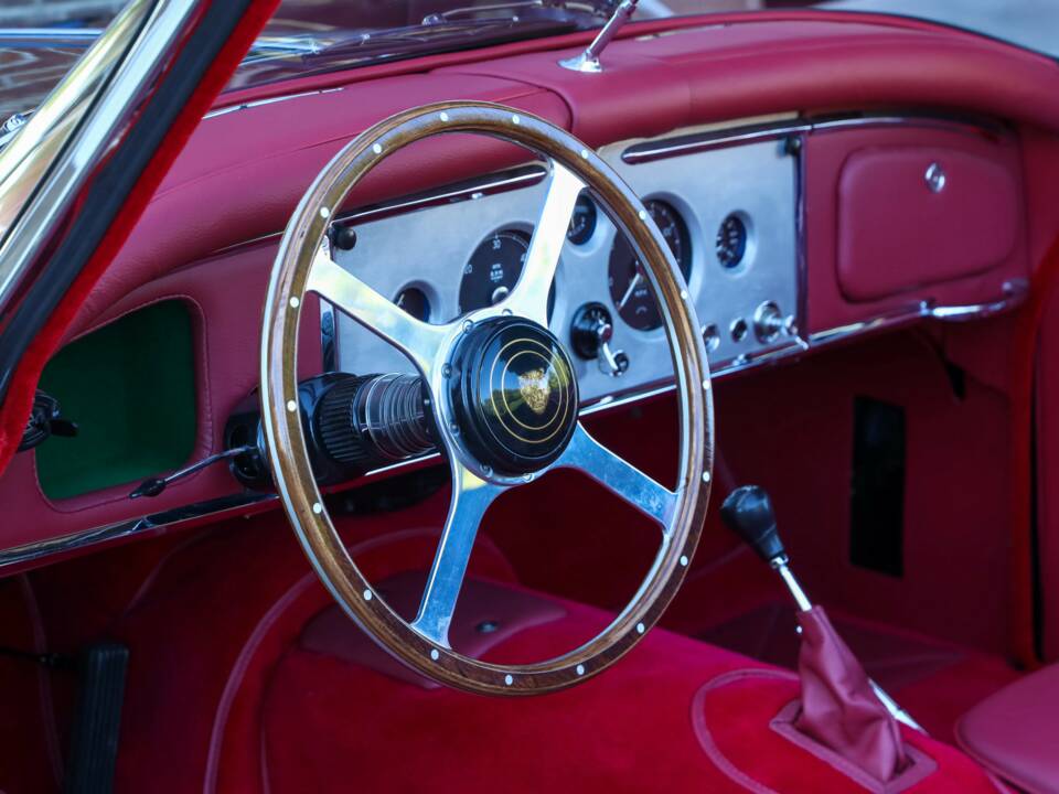 Obraz 23/50 pojazdu Jaguar XK 150 3.4 S DHC (1958)