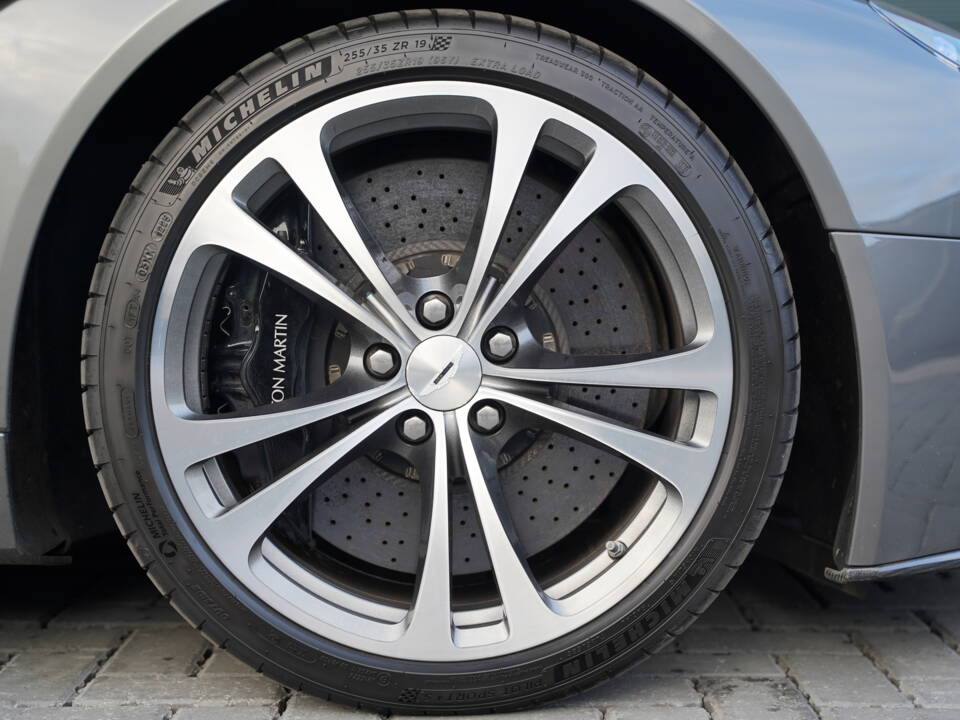 Imagen 33/50 de Aston Martin V12 Vantage (2012)