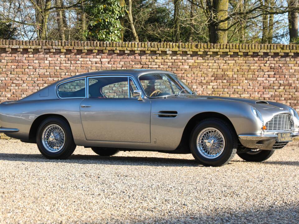 Bild 49/50 von Aston Martin DB 6 (1968)