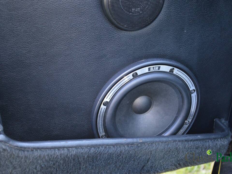 Image 18/50 de Porsche 911 Carrera 2 (1991)