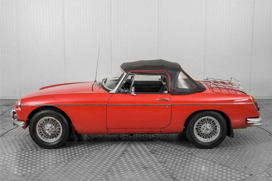 Imagen 31/82 de MG MGB (1967)