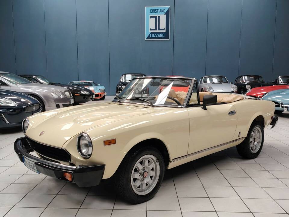 Image 3/64 of FIAT Spider 2000 (1982)