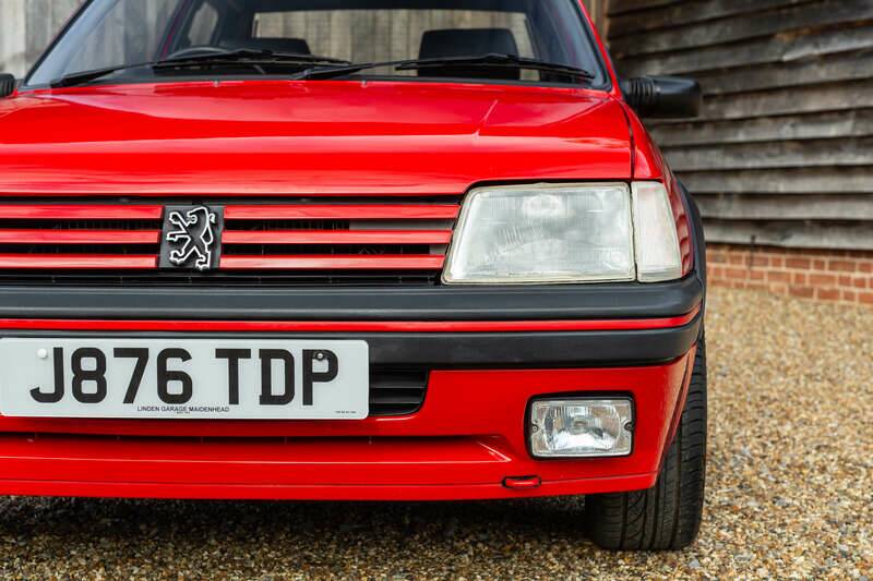 Immagine 16/50 di Peugeot 205 GTi 1.9 (1991)