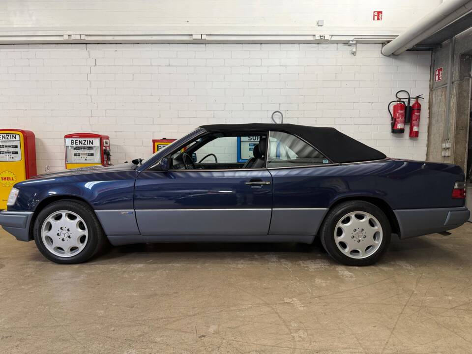 Bild 1/21 von Mercedes-Benz 300 CE-24 (1993)