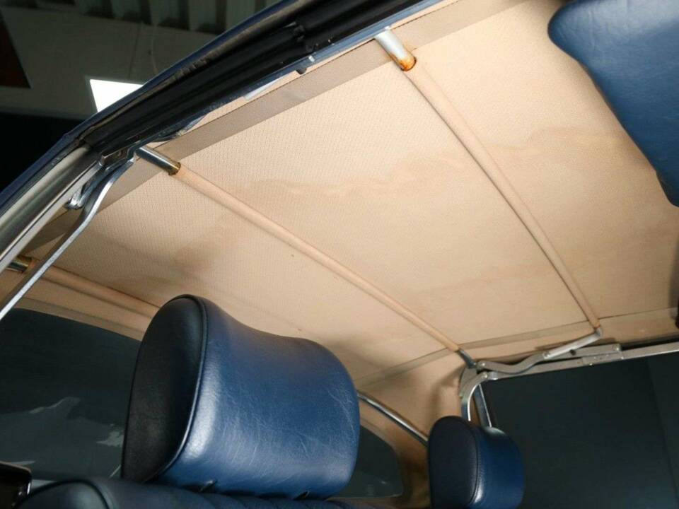 Image 24/30 of Mercedes-Benz 380 SL (1985)