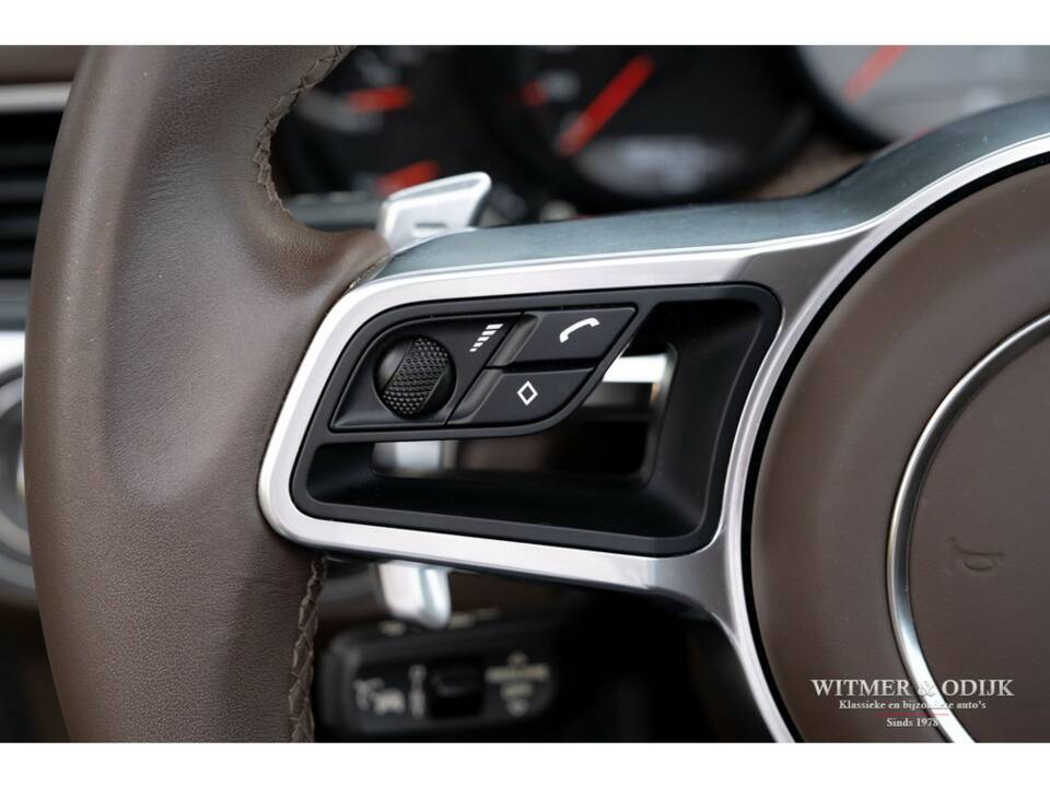 Image 23/36 of Porsche 911 Carrera 4S (2015)