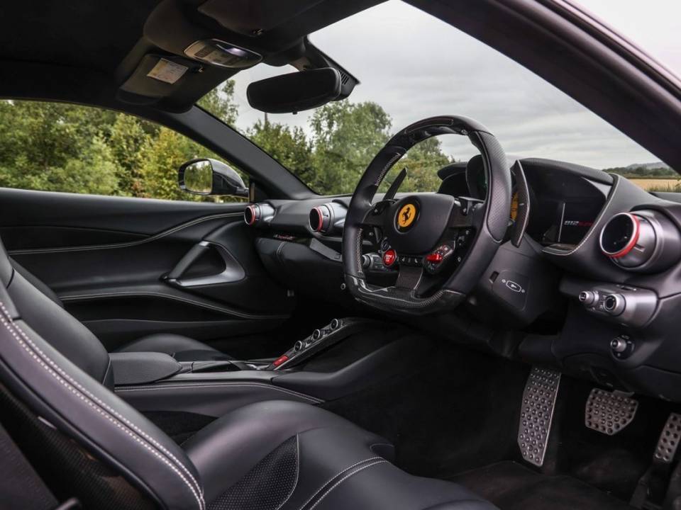 Image 24/24 of Ferrari 812 Superfast (2019)
