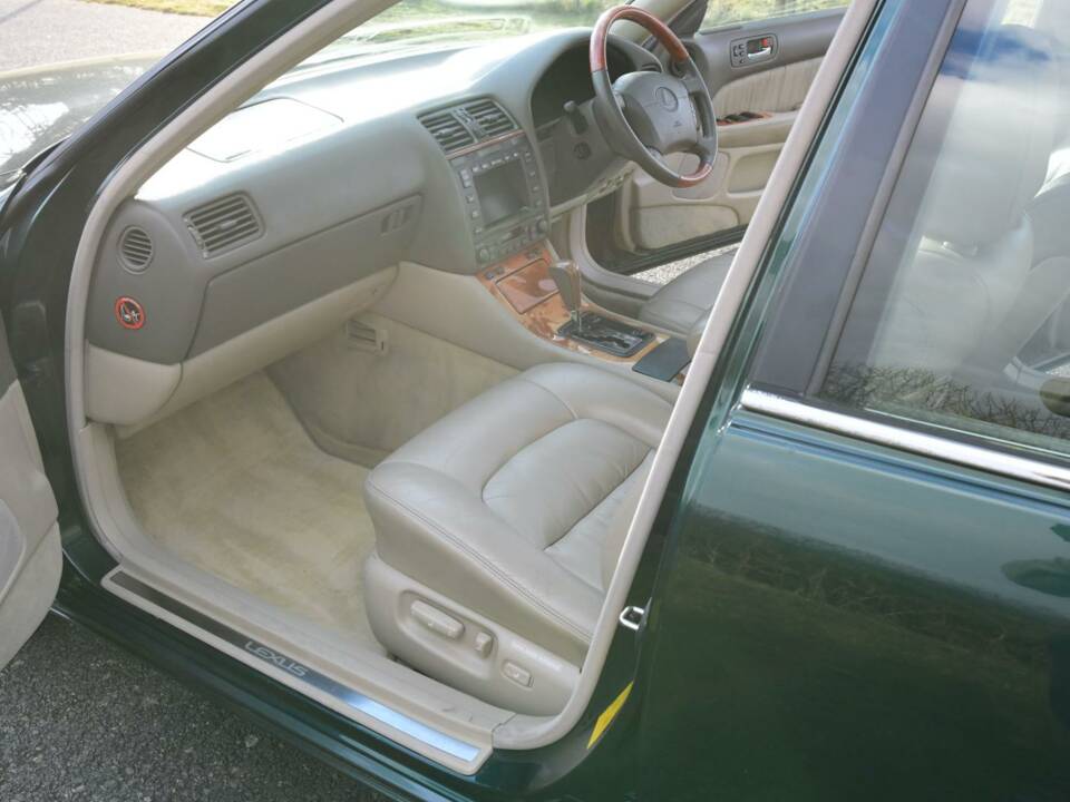 Afbeelding 31/50 van Lexus LS 400 (1998)