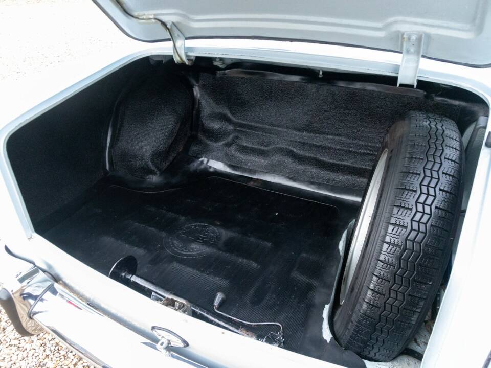 Image 28/48 of Alfa Romeo Giulietta TI (1964)