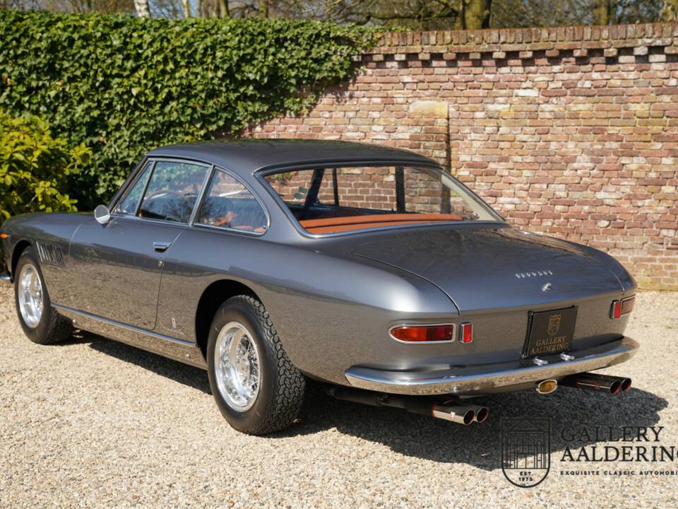 Imagen 49/50 de Ferrari 330 GT 2+2 (1965)