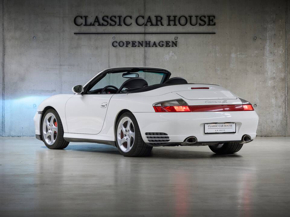 Bild 26/100 von Porsche 911 Carrera 4S (2004)