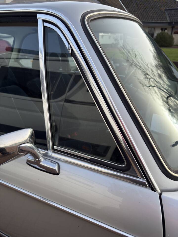 Image 20/22 de BMW 2002 (1975)