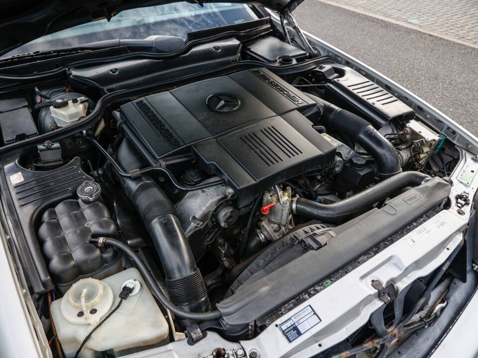 Image 35/43 of Mercedes-Benz SL 500 (1996)