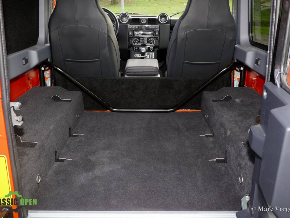 Image 39/41 of Land Rover Defender (2016)