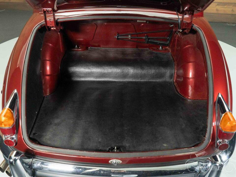 Image 6/19 of Jaguar Mk II 3.4 (1964)