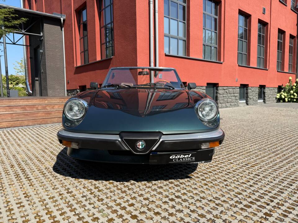 Bild 4/34 von Alfa Romeo 2.0 Spider (1985)