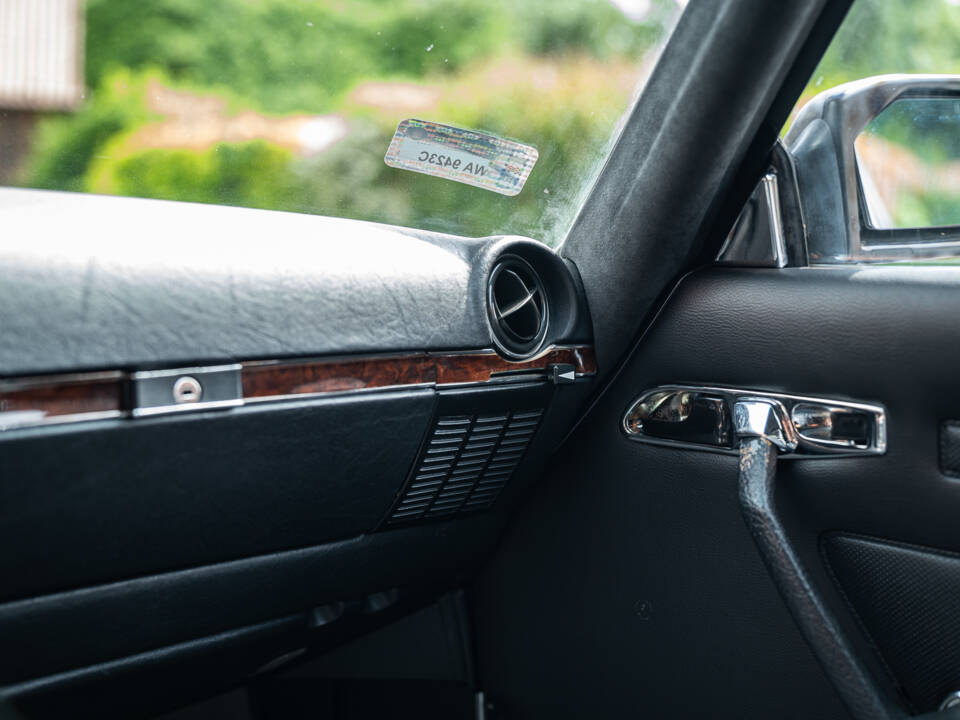 Image 55/68 of Mercedes-Benz 500 SL (1984)