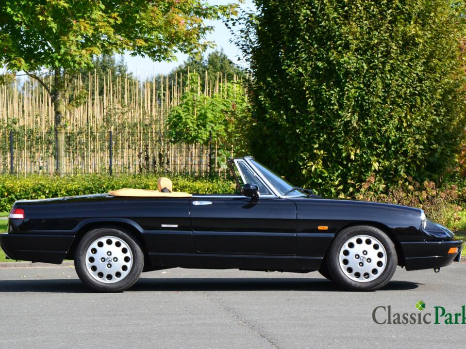 Image 17/50 of Alfa Romeo 2.0 Spider (1990)