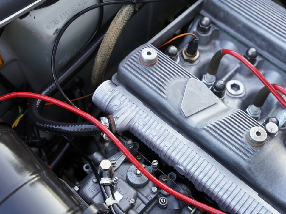 Afbeelding 30/50 van Alfa Romeo 2.0 Spider QV (1987)