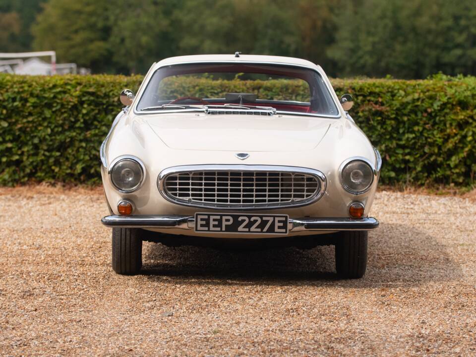 Image 9/50 of Volvo 1800 S (1966)