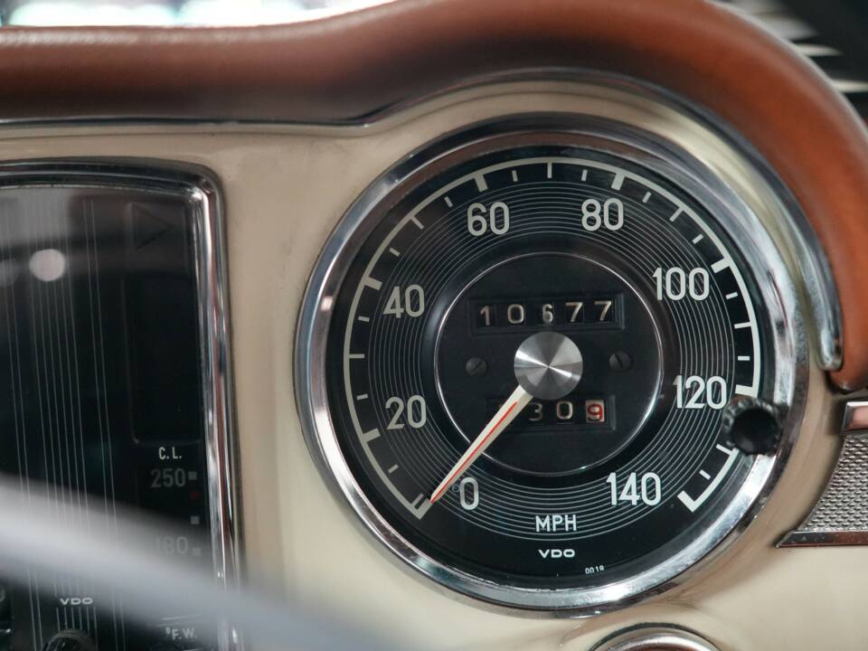 Imagen 9/39 de Mercedes-Benz 280 SL (1970)