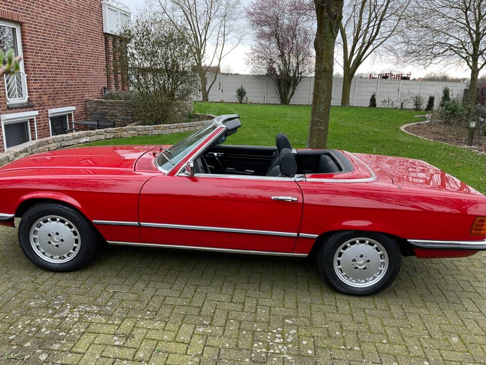 Image 16/44 of Mercedes-Benz 350 SL (1974)