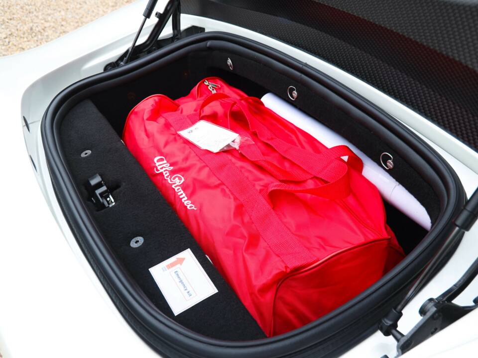 Immagine 15/50 di Alfa Romeo 8C Spider (2009)