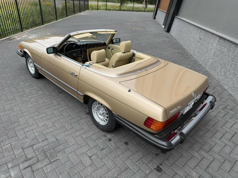 Obraz 16/50 pojazdu Mercedes-Benz 380 SL (1983)