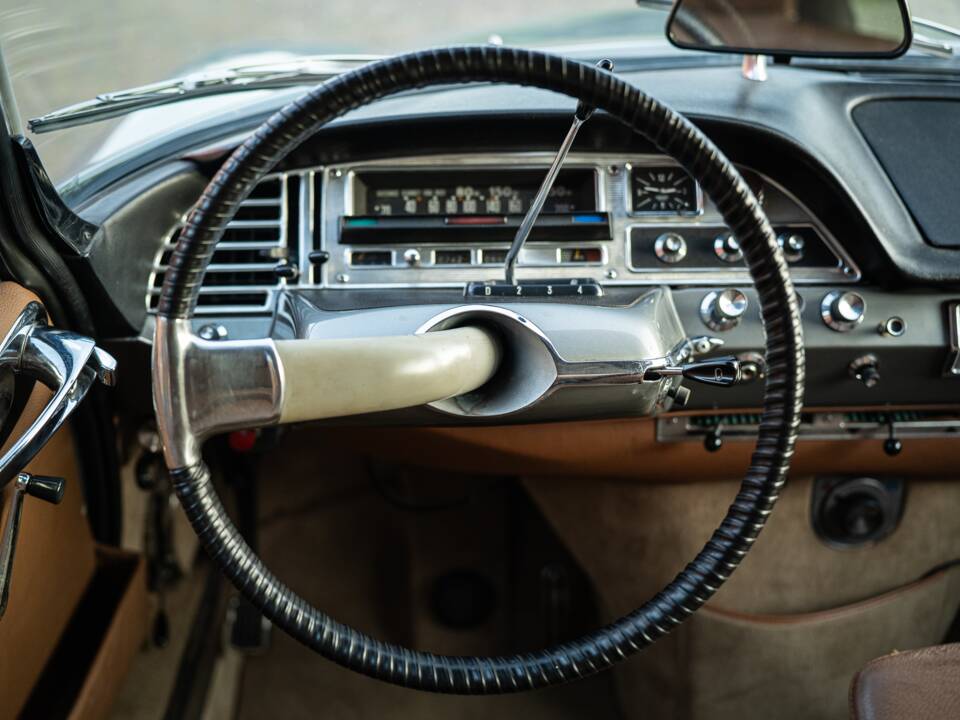 Image 27/44 of Citroën DS 21 (1968)