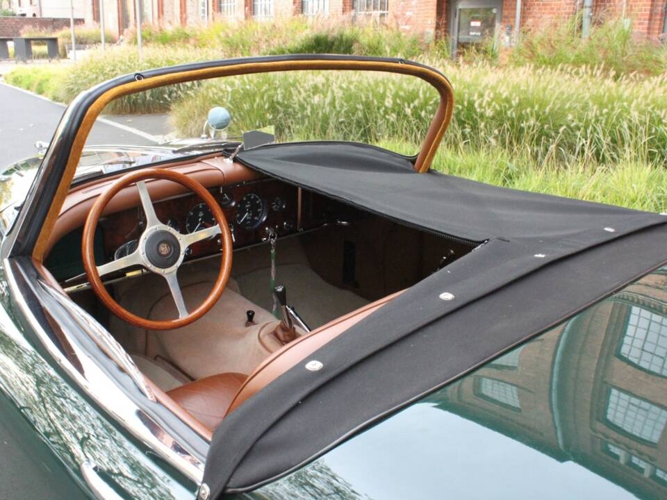 Image 8/20 of Jaguar XK 150 3.8 S OTS (1959)