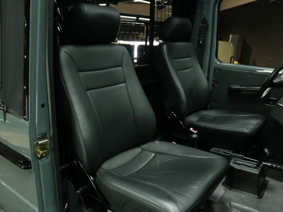 Image 25/50 of Mercedes-Benz G 230 (1993)