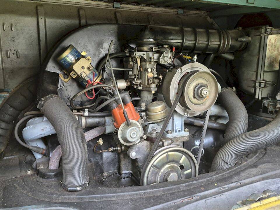 Bild 46/50 von Volkswagen T2b Kastenwagen (1976)