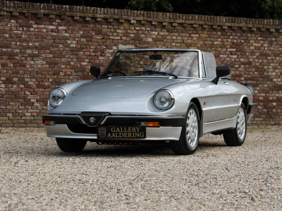 Image 20/50 de Alfa Romeo 2.0 Spider QV (1988)