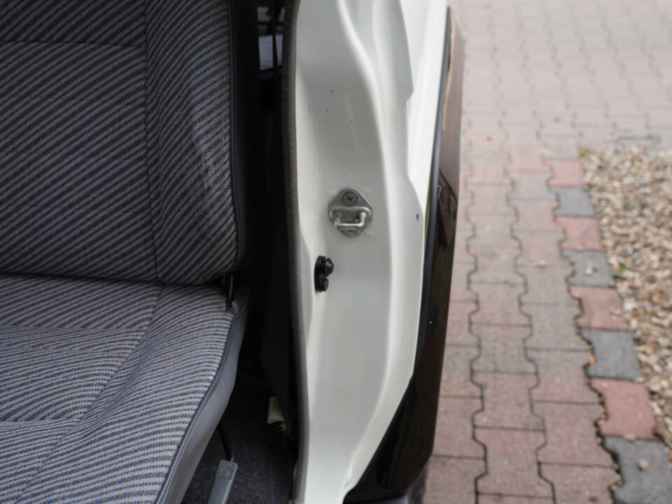 Immagine 49/50 di Toyota Land Cruiser 2.4 LX Turbo (1992)